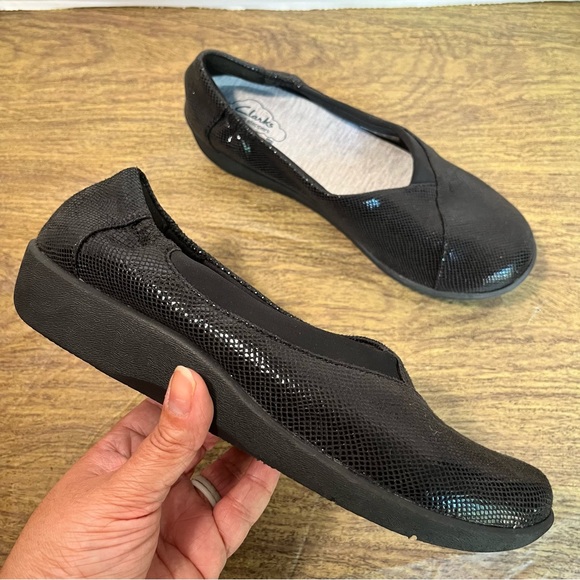Clarks Black Sillian Jetay Wedge Flats Size 8 - Picture 1 of 14